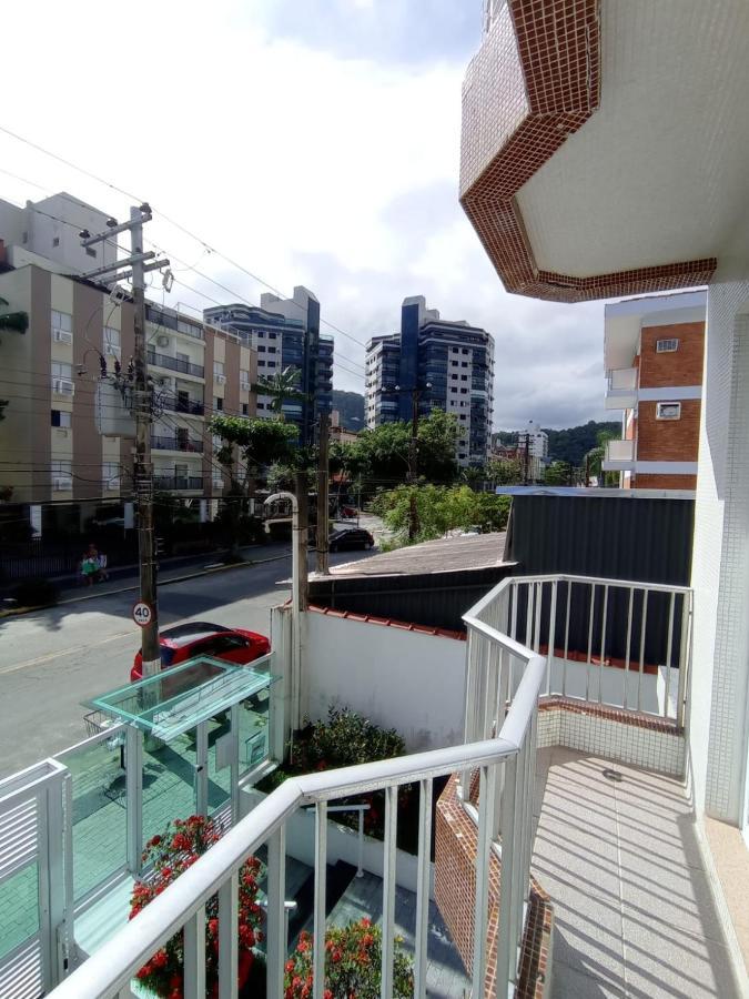 Apartamento Com Estacionamento, Wi-Fi, Ar Condicionado A 300 Metros Da Praia Da Enseada No Guaruja. Zewnętrze zdjęcie