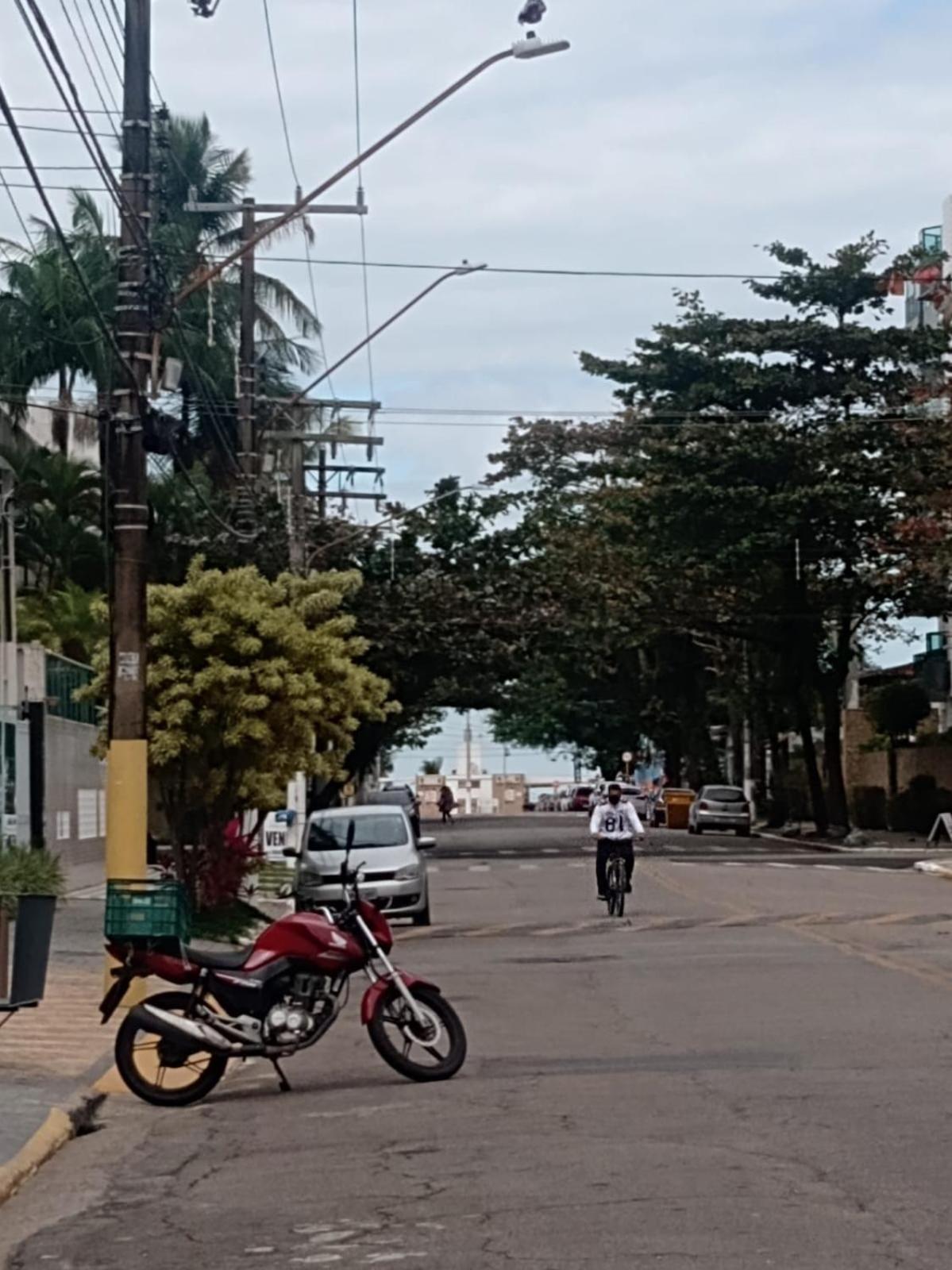 Apartamento Com Estacionamento, Wi-Fi, Ar Condicionado A 300 Metros Da Praia Da Enseada No Guaruja. Zewnętrze zdjęcie