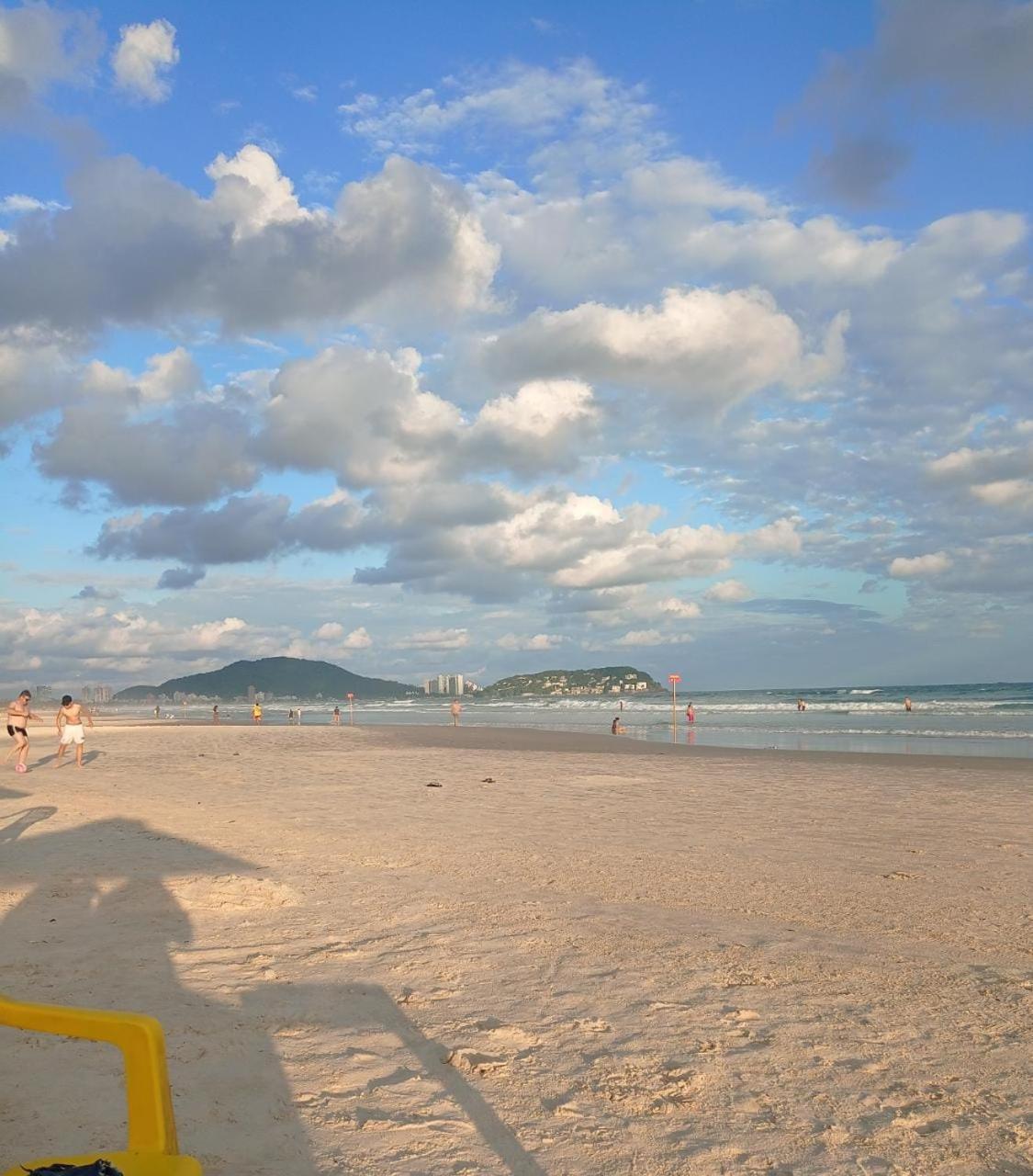 Apartamento Com Estacionamento, Wi-Fi, Ar Condicionado A 300 Metros Da Praia Da Enseada No Guaruja. Zewnętrze zdjęcie